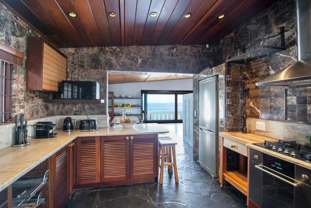 Bantry Bay Home With Atlantic Ocean Views Cape Town Eksteriør bilde